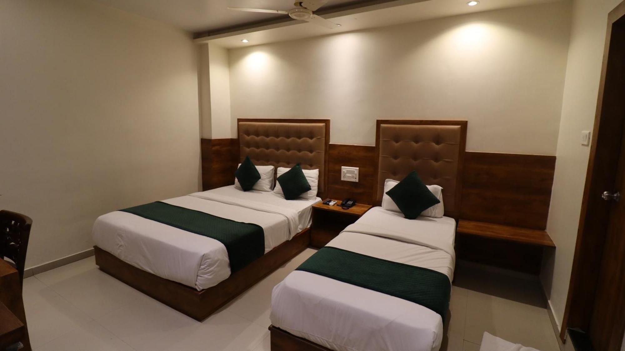 Hotel Bkc Garden - Near Us Embassy Bkc Mumbai Kültér fotó