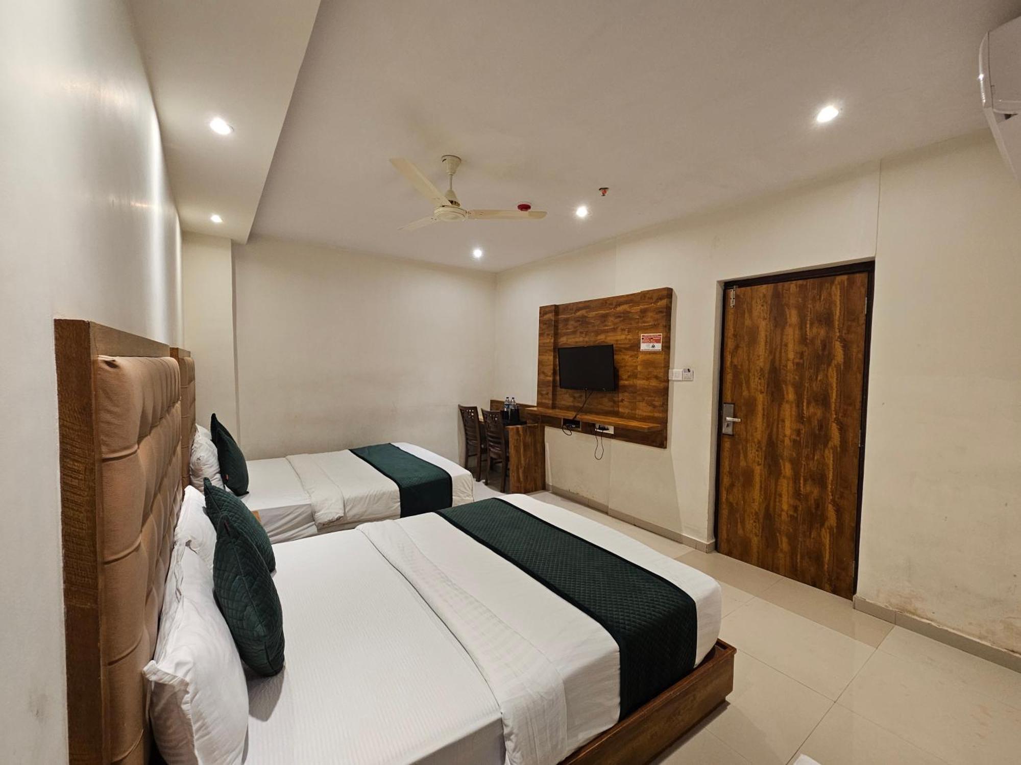 Hotel Bkc Garden - Near Us Embassy Bkc Mumbai Kültér fotó