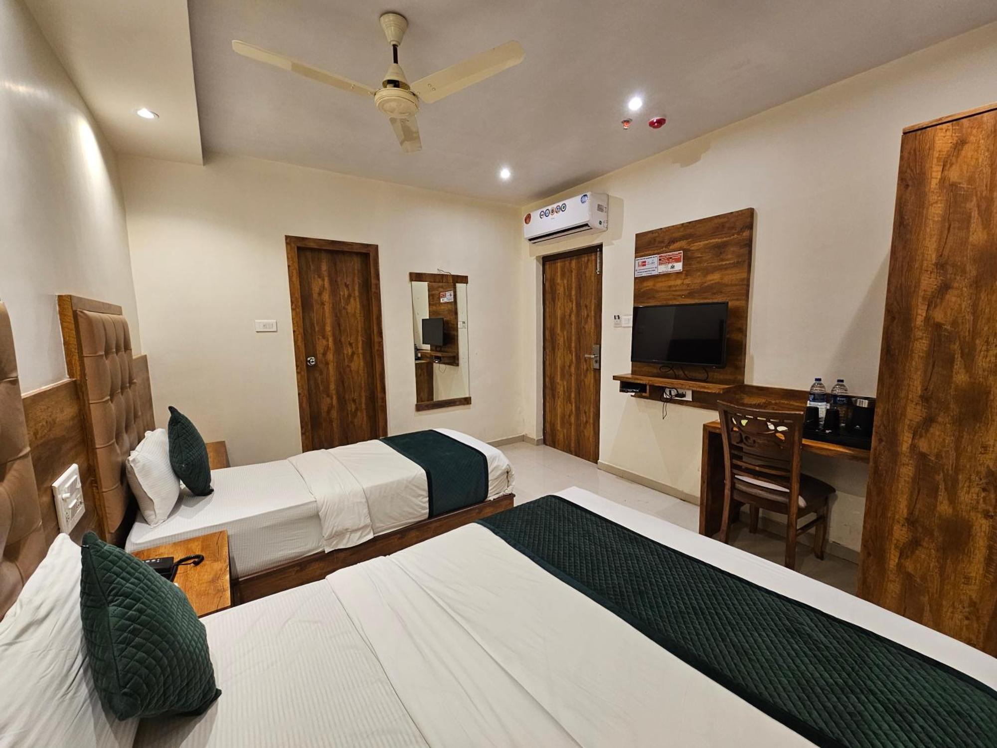 Hotel Bkc Garden - Near Us Embassy Bkc Mumbai Kültér fotó
