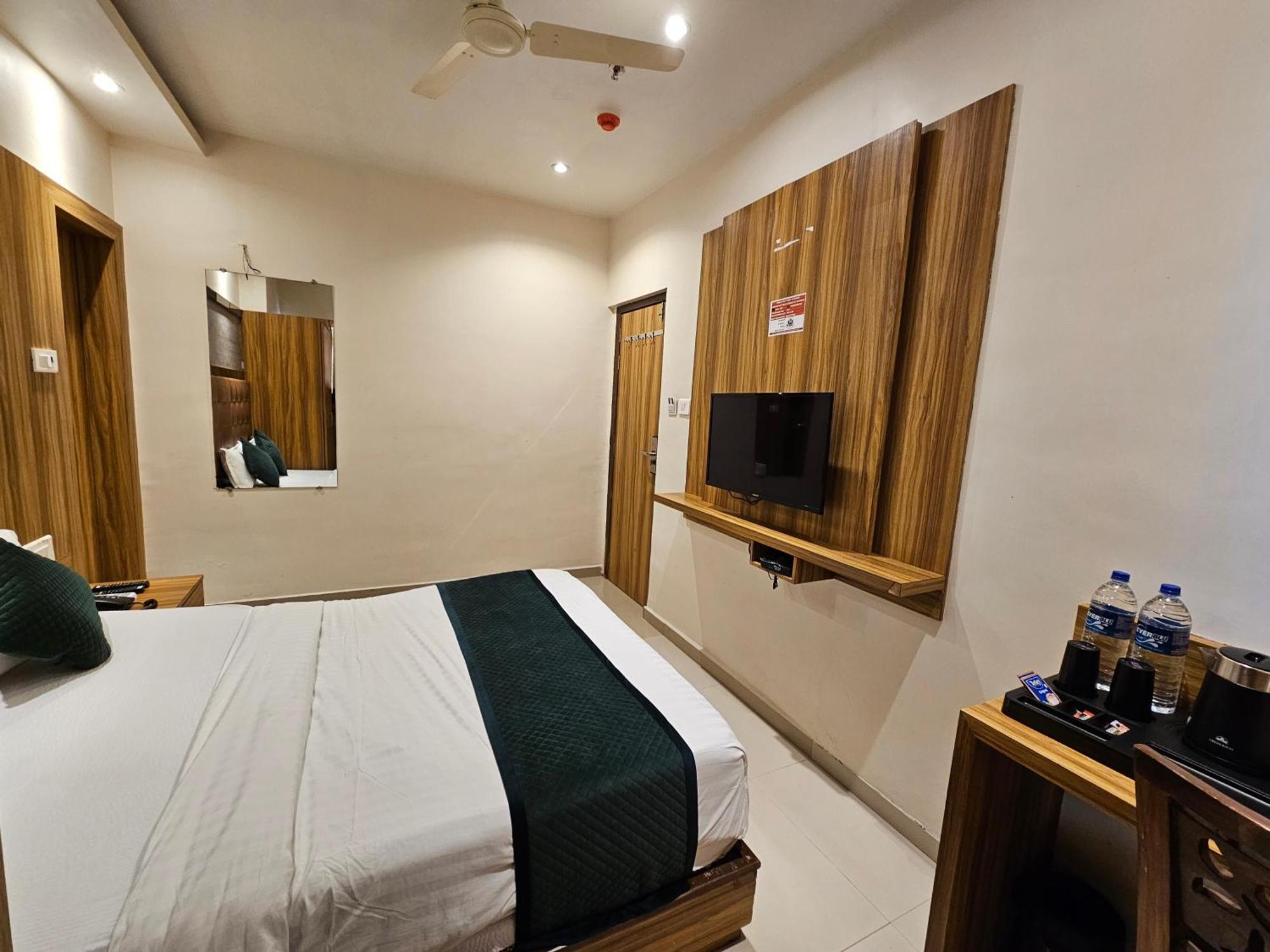 Hotel Bkc Garden - Near Us Embassy Bkc Mumbai Kültér fotó